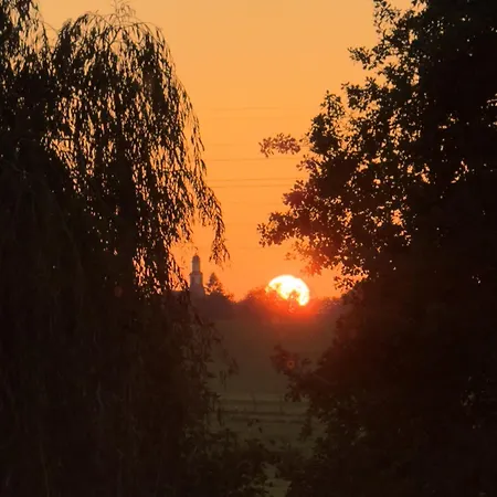 Dhotes Vue Jardin Coucher De Soleil A La Campagne 3* Haguenau