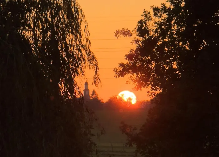 Dhotes Vue Jardin Coucher De Soleil A La Campagne 3* Haguenau